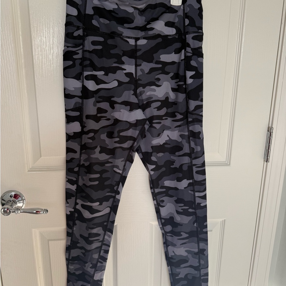Grayscale Camouflage Leggings Fitted Urban Style